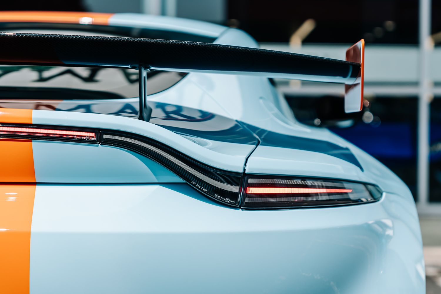 Aston Martin Vantage V8 Heritage Racing Edition