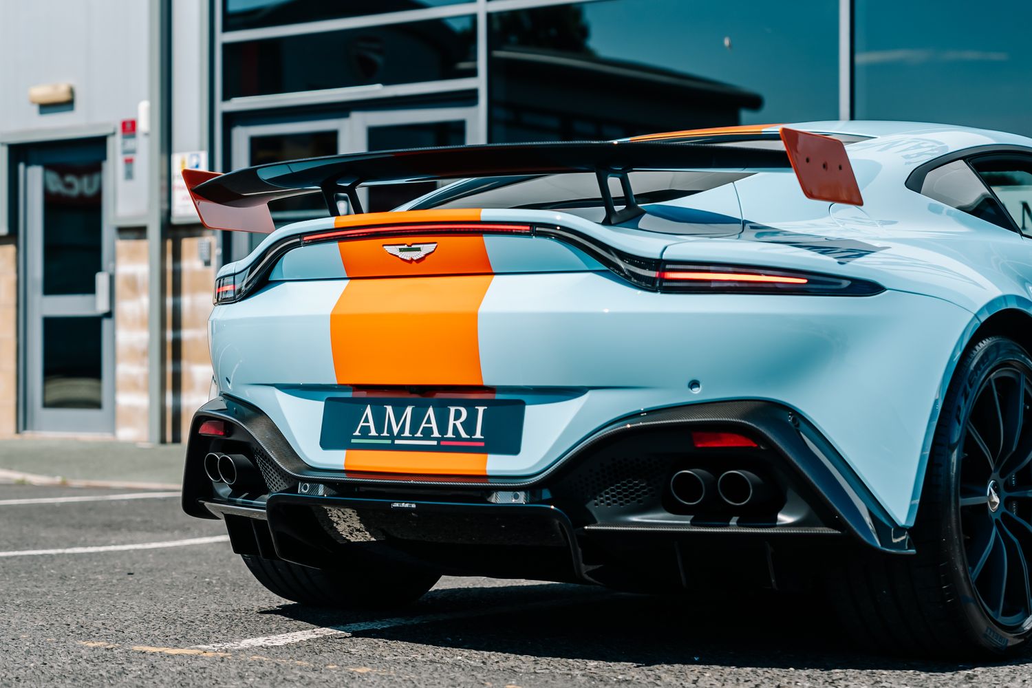 Aston Martin Vantage V8 Heritage Racing Edition