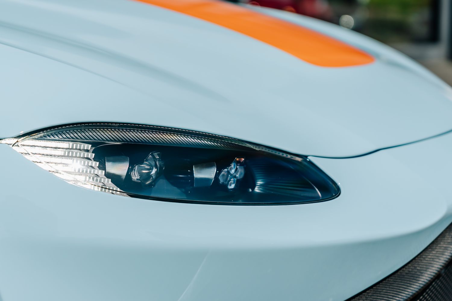 Aston Martin Vantage V8 Heritage Racing Edition