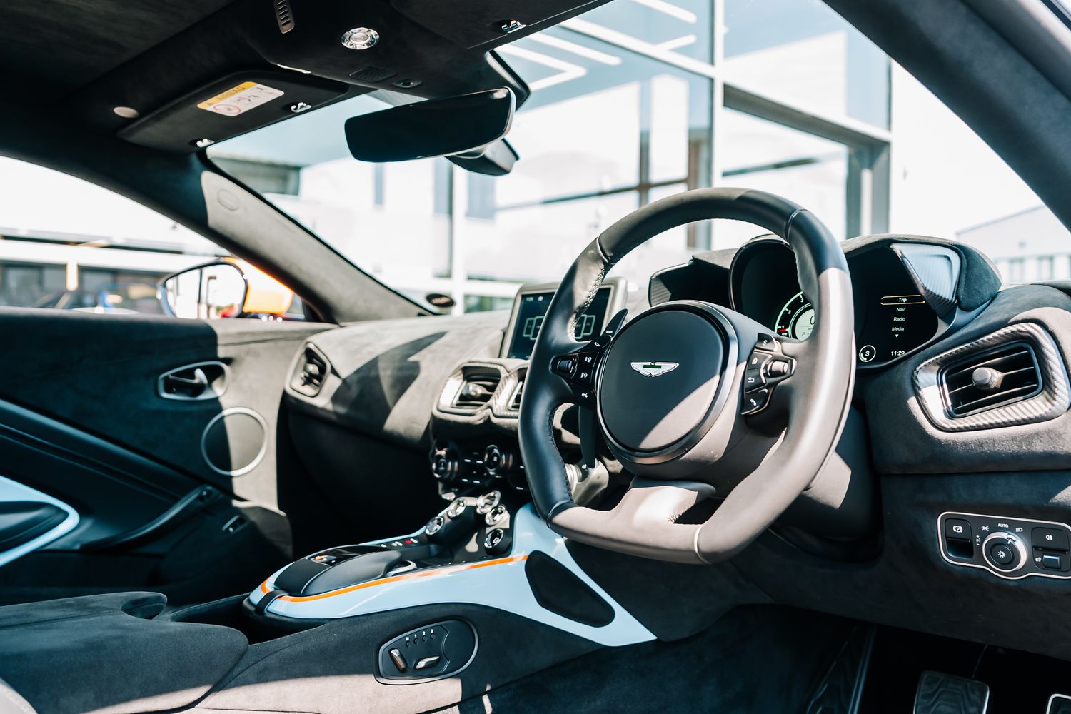 Aston Martin Vantage V8 Heritage Racing Edition