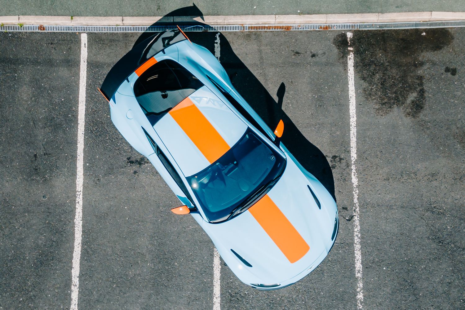 Aston Martin Vantage V8 Heritage Racing Edition