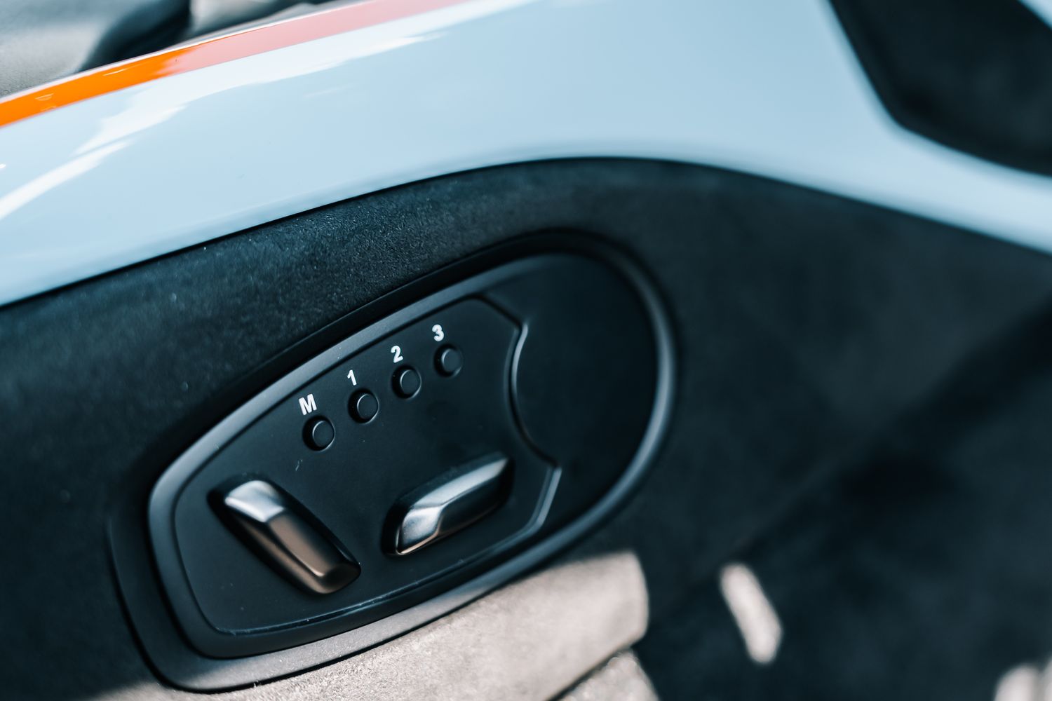 Aston Martin Vantage V8 Heritage Racing Edition