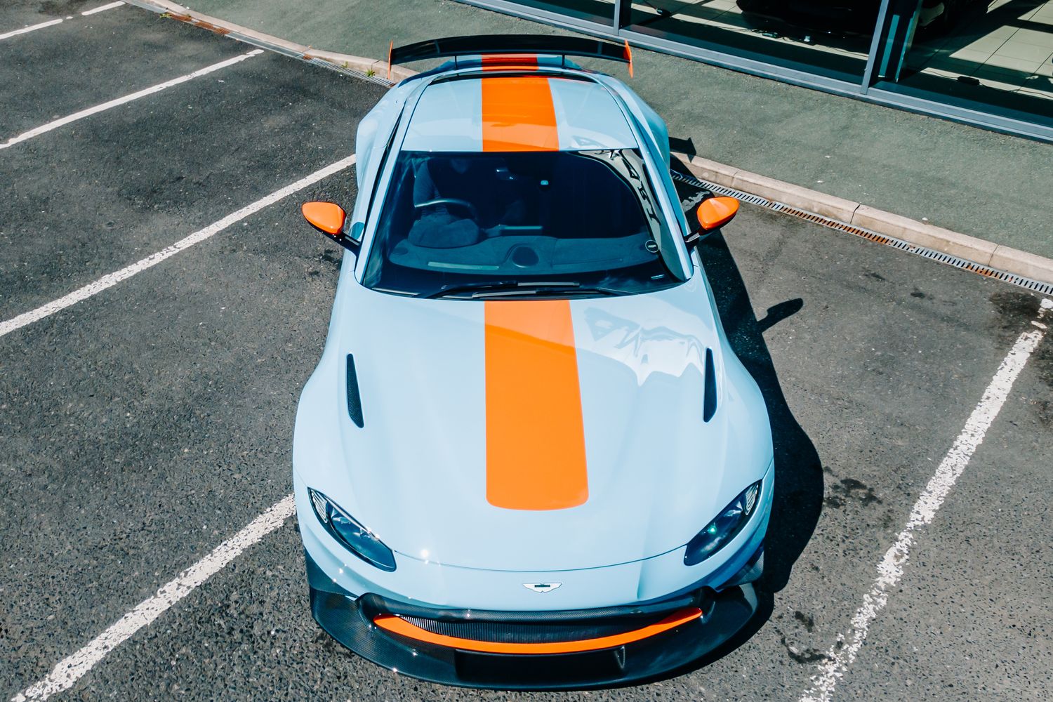 Aston Martin Vantage V8 Heritage Racing Edition