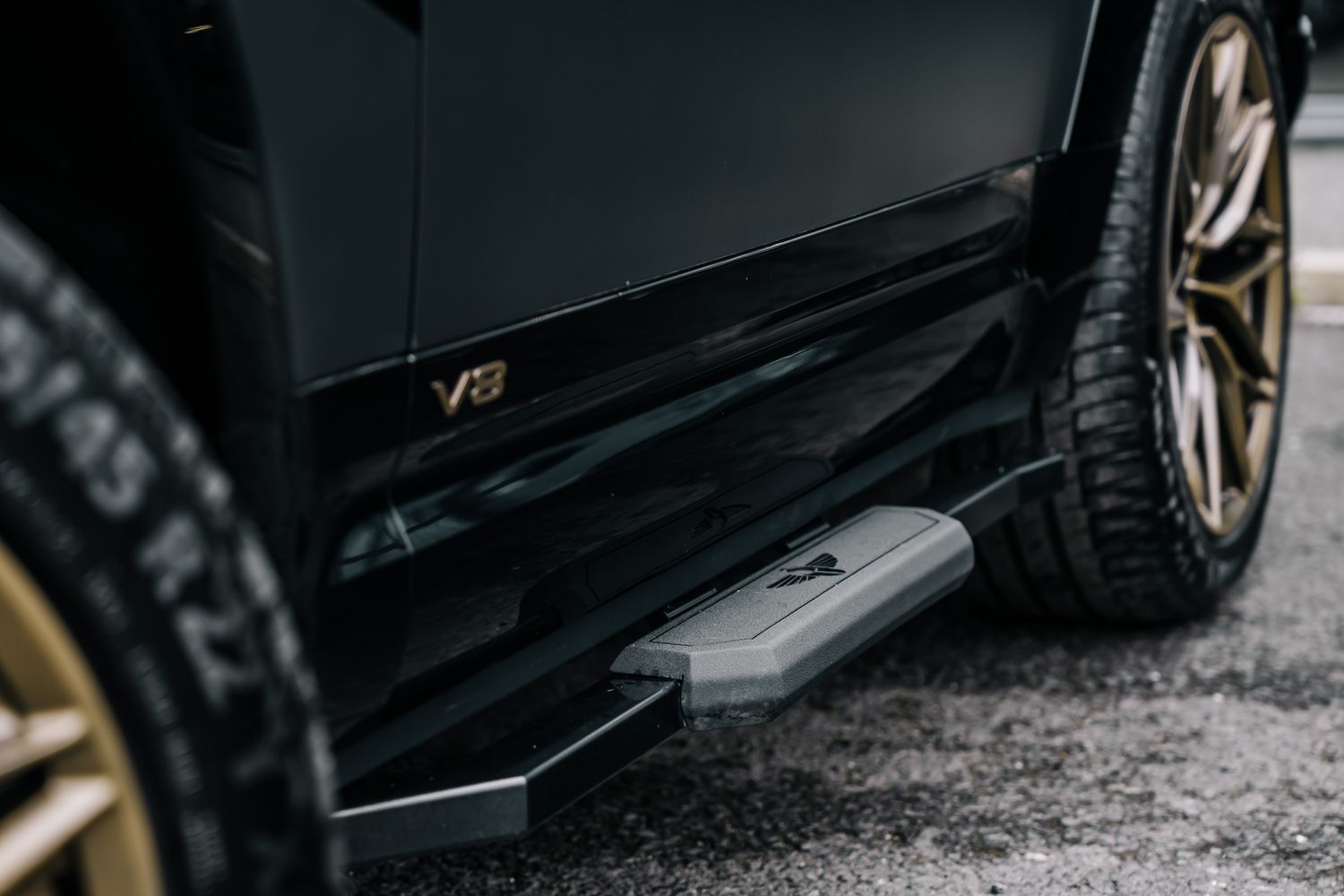 Land Rover Defender V8 Carpathian Edition P525 by Talos Vehicles