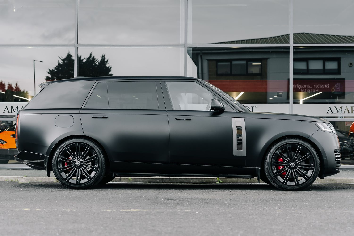 Land Rover Range Rover SV P530 LWB