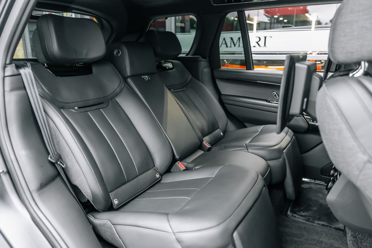 Land Rover Range Rover SV P530 LWB
