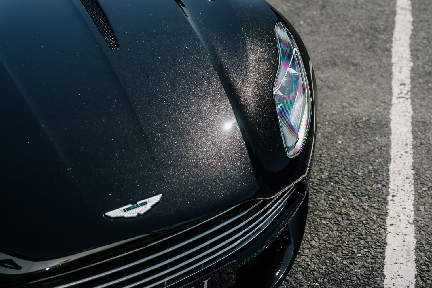 Aston Martin DB11 AMR V12