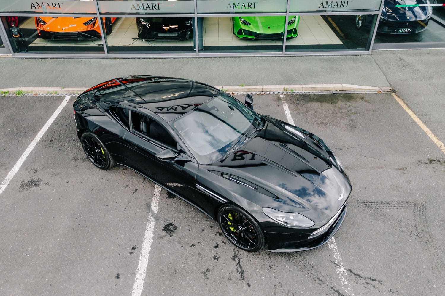 Aston Martin DB11 AMR V12