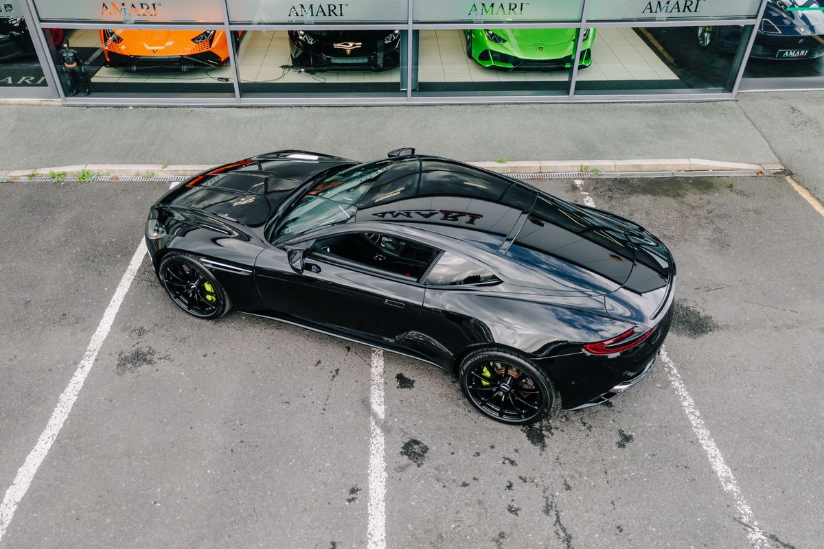 ASTON MARTIN DB11 AMR V12