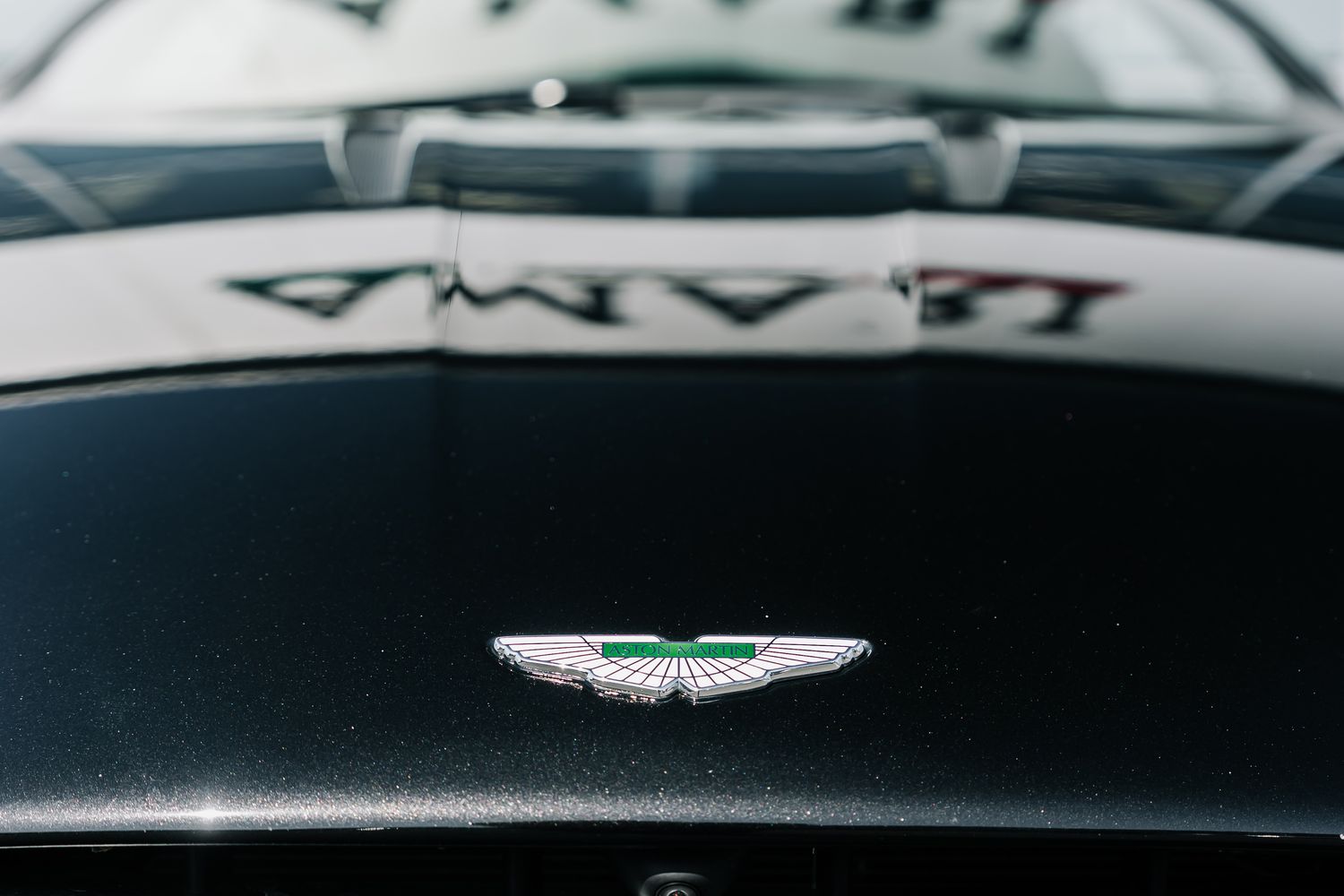 Aston Martin DB11 AMR V12