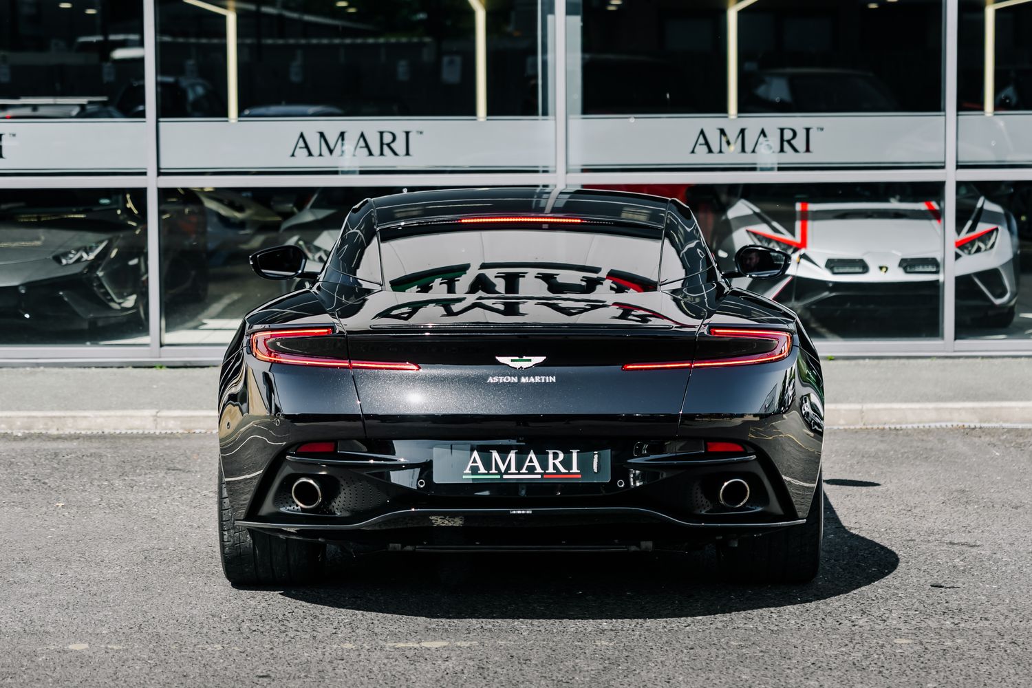 Aston Martin DB11 AMR V12
