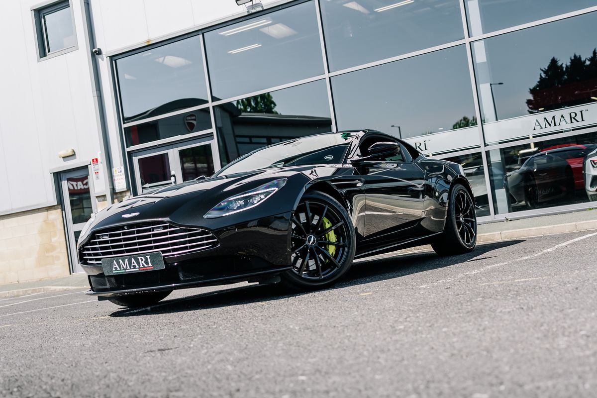 ASTON MARTIN DB11 AMR V12