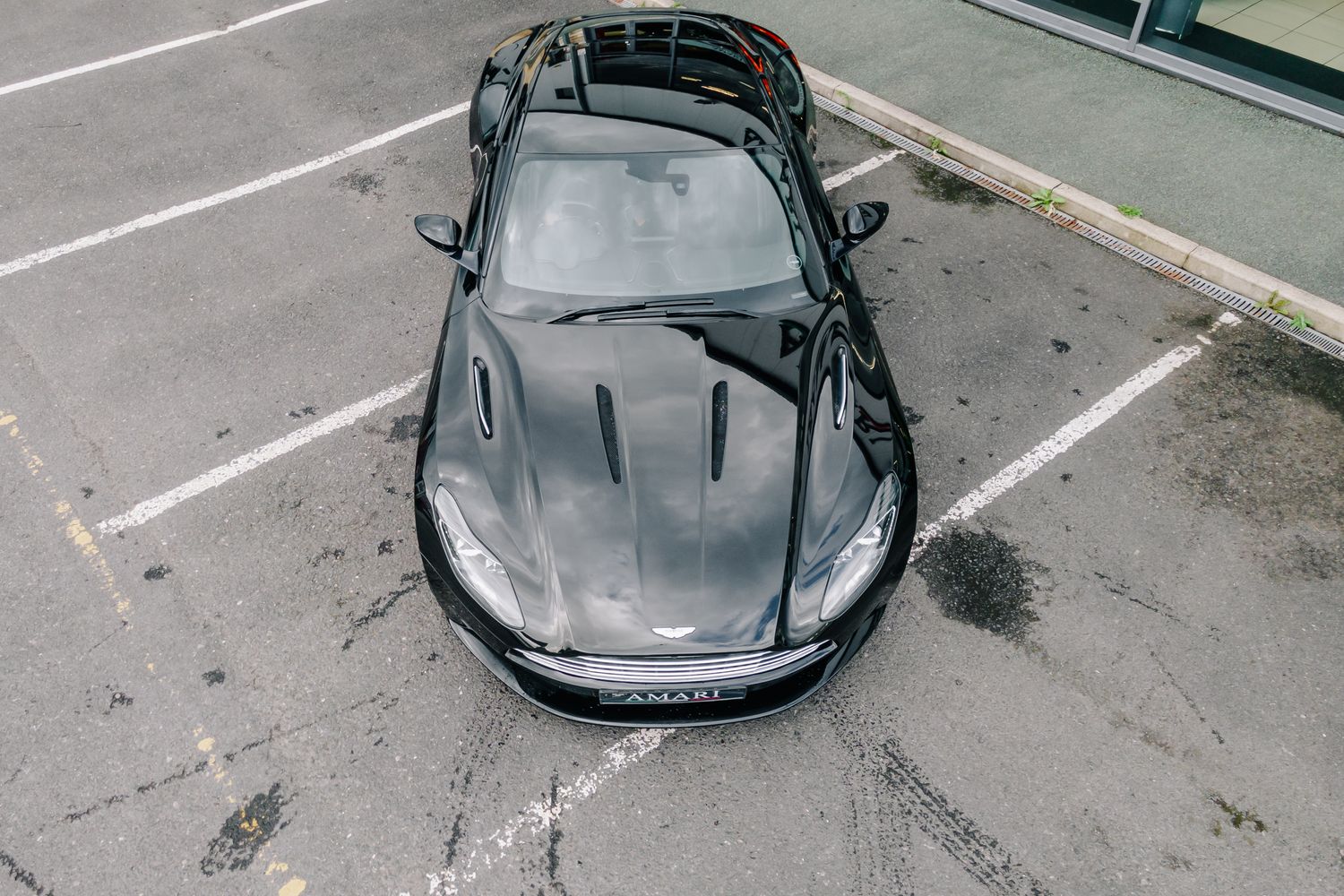 Aston Martin DB11 AMR V12