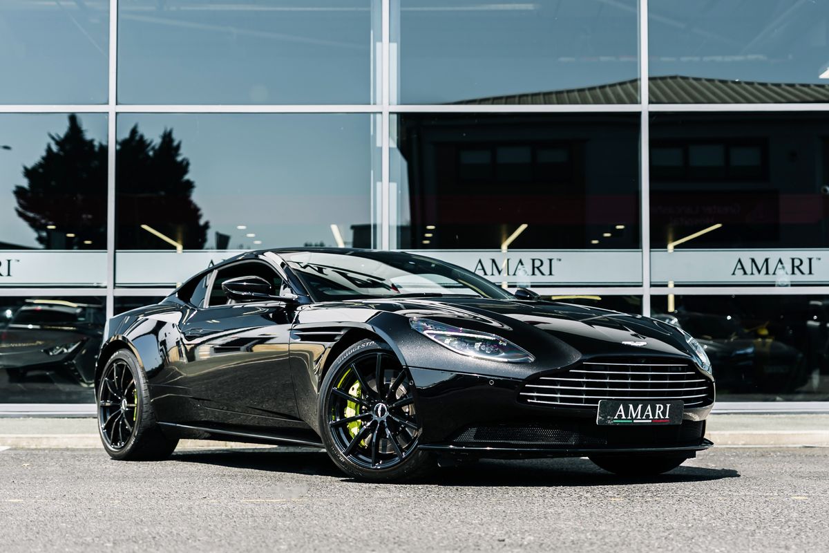 ASTON MARTIN DB11 AMR V12