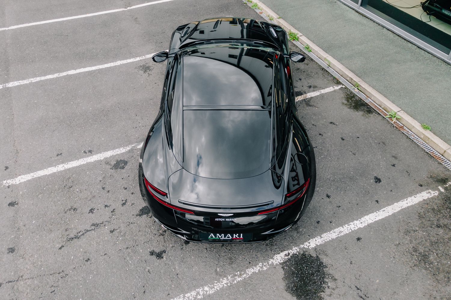 Aston Martin DB11 AMR V12