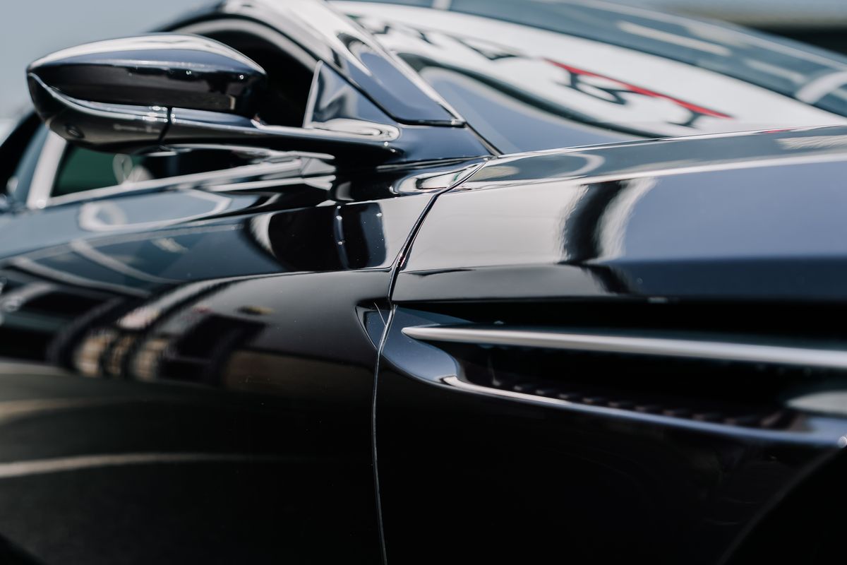 ASTON MARTIN DB11 AMR V12