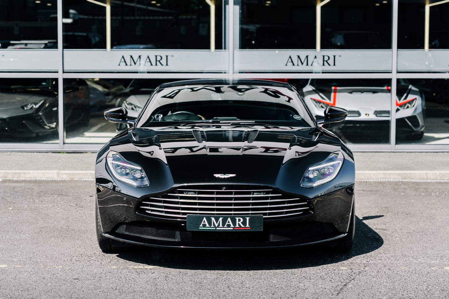Aston Martin DB11 AMR V12