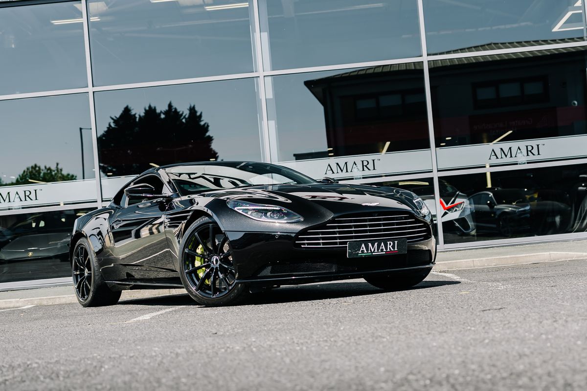 ASTON MARTIN DB11 AMR V12