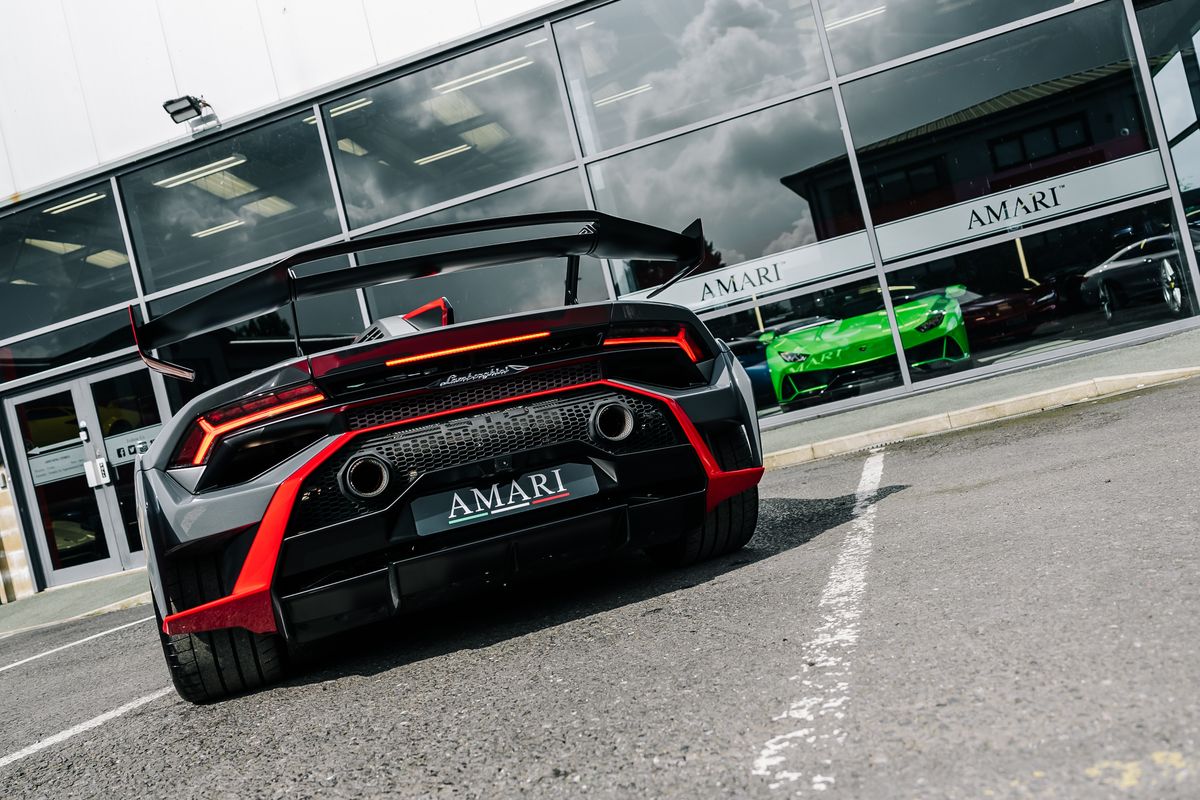 Lamborghini Huracan STO
