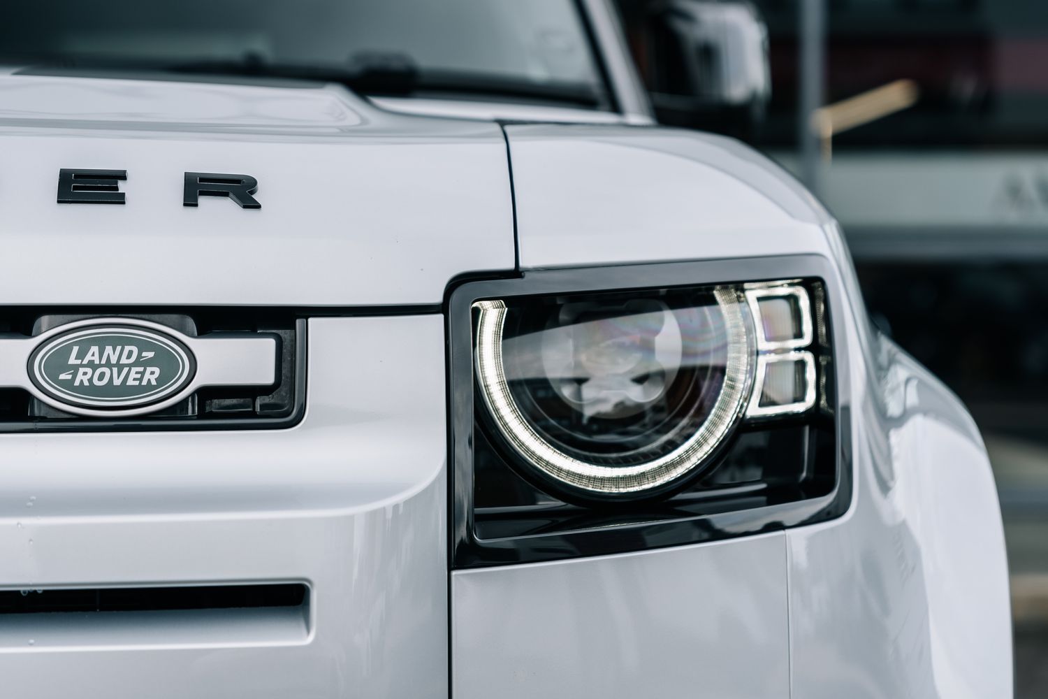Land Rover Defender HSE D300 MHEV