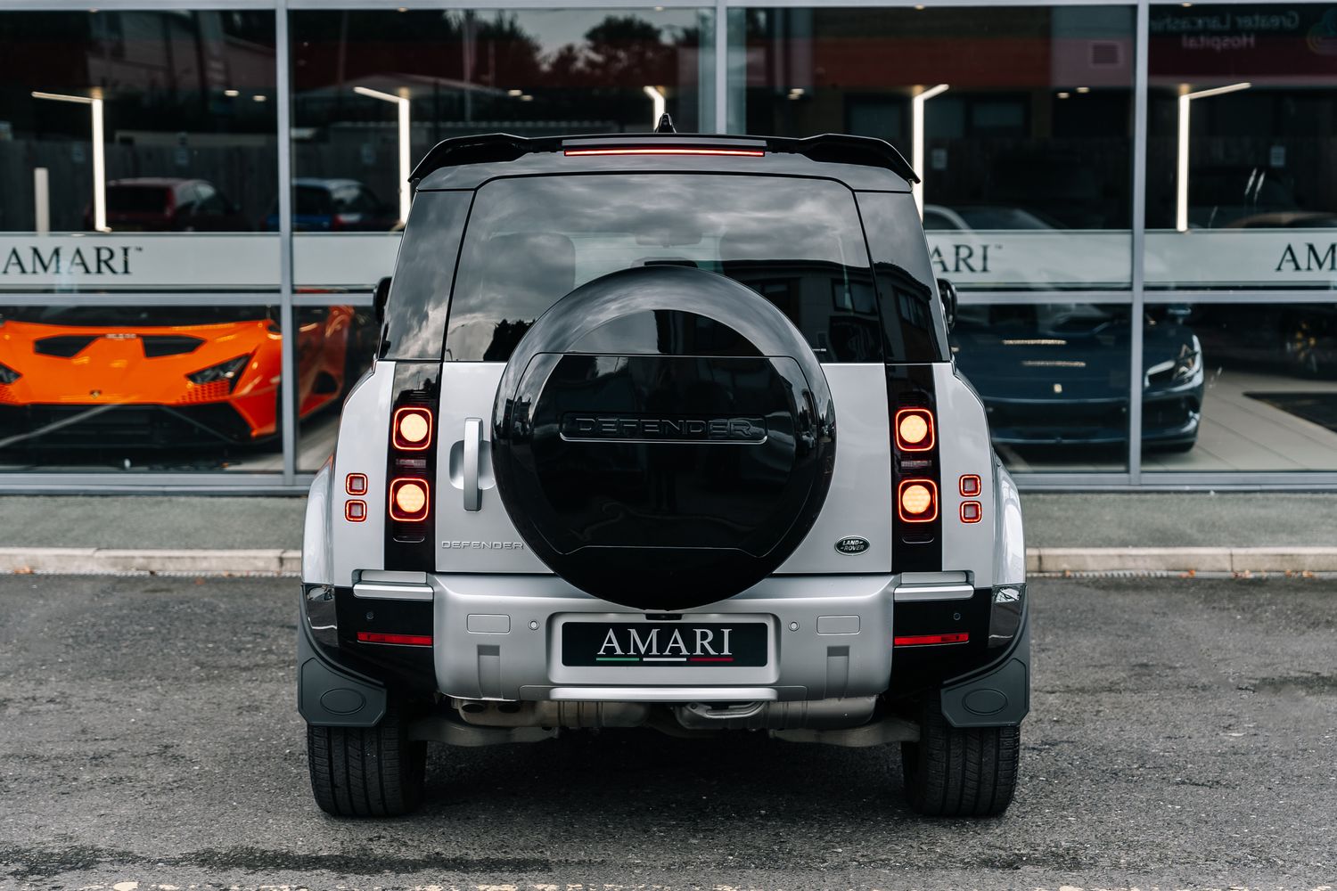 Land Rover Defender HSE D300 MHEV