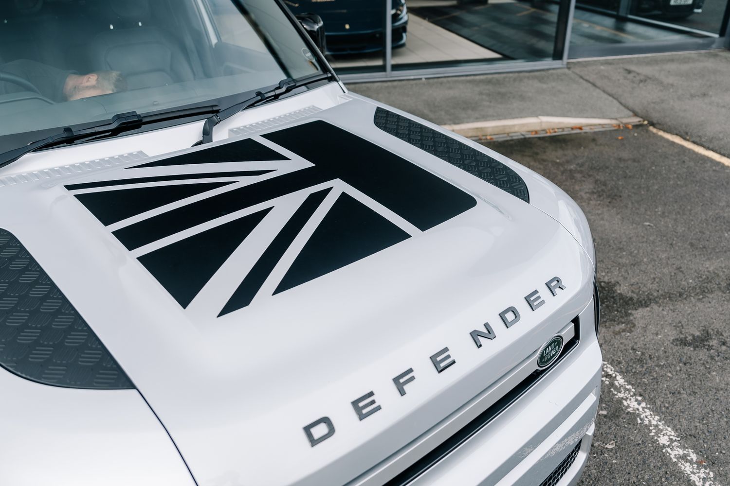 Land Rover Defender HSE D300 MHEV