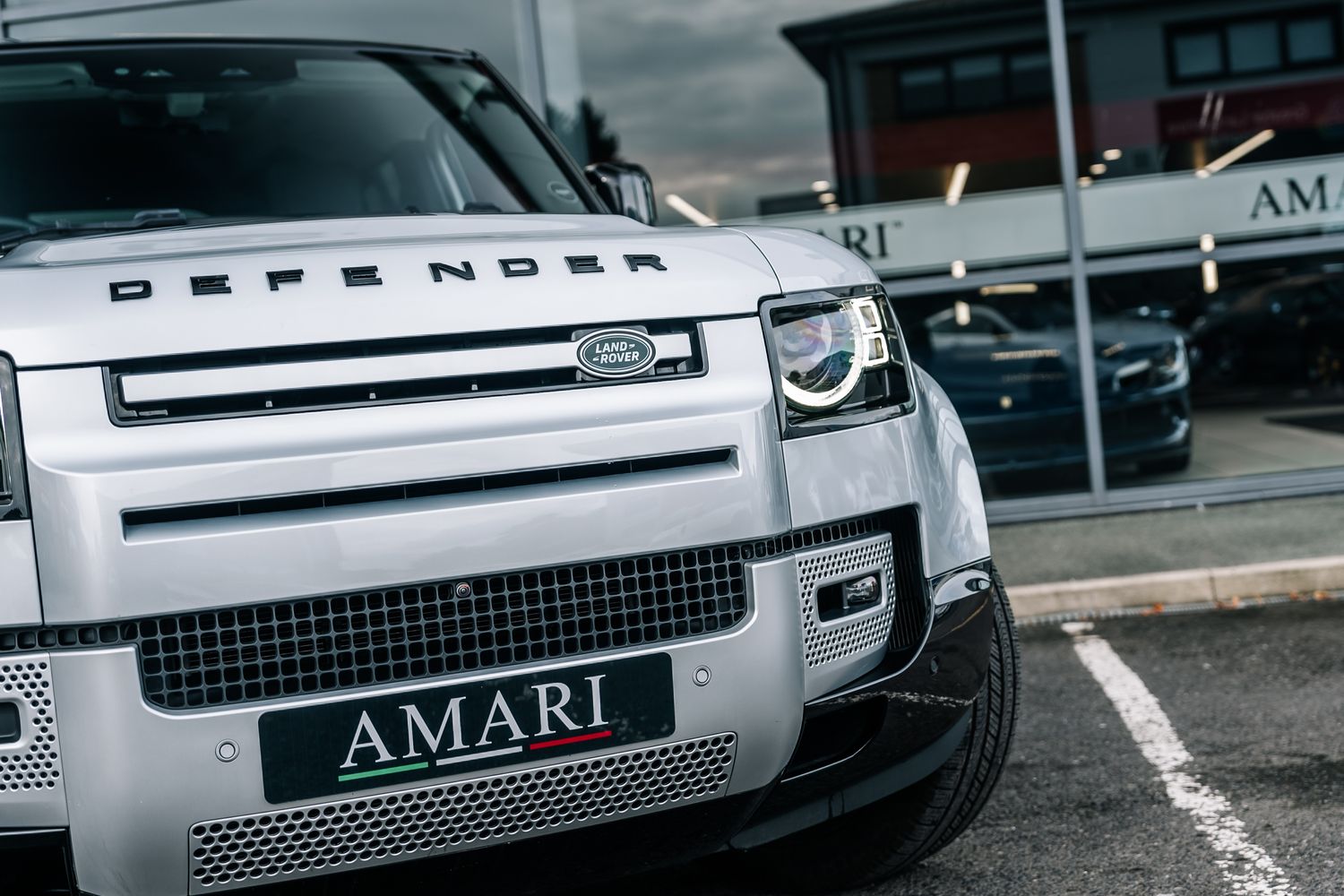 Land Rover Defender HSE D300 MHEV