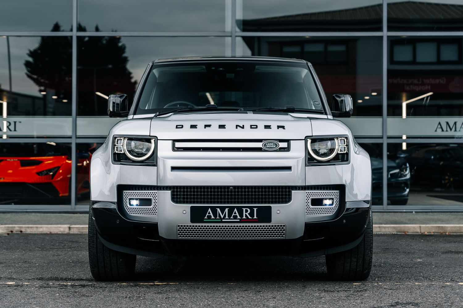 Land Rover Defender HSE D300 MHEV