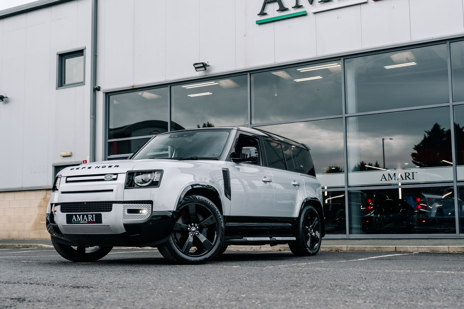Land Rover Defender HSE D300 MHEV