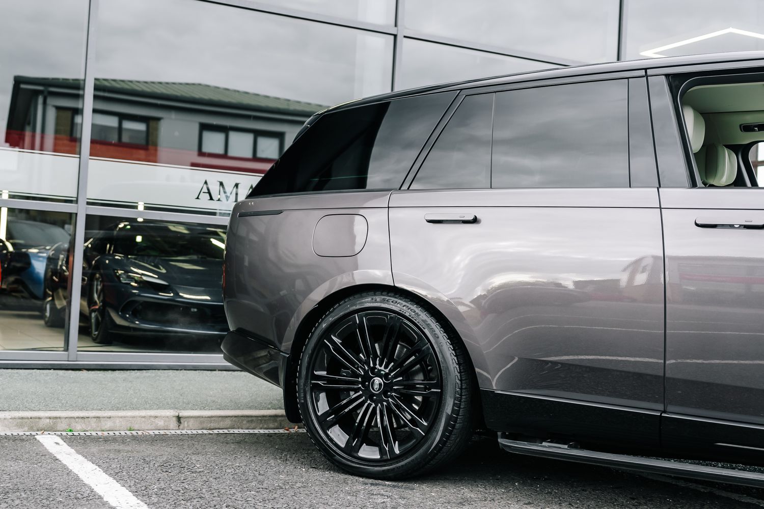 Land Rover Range Rover First Edition 4.4 P530