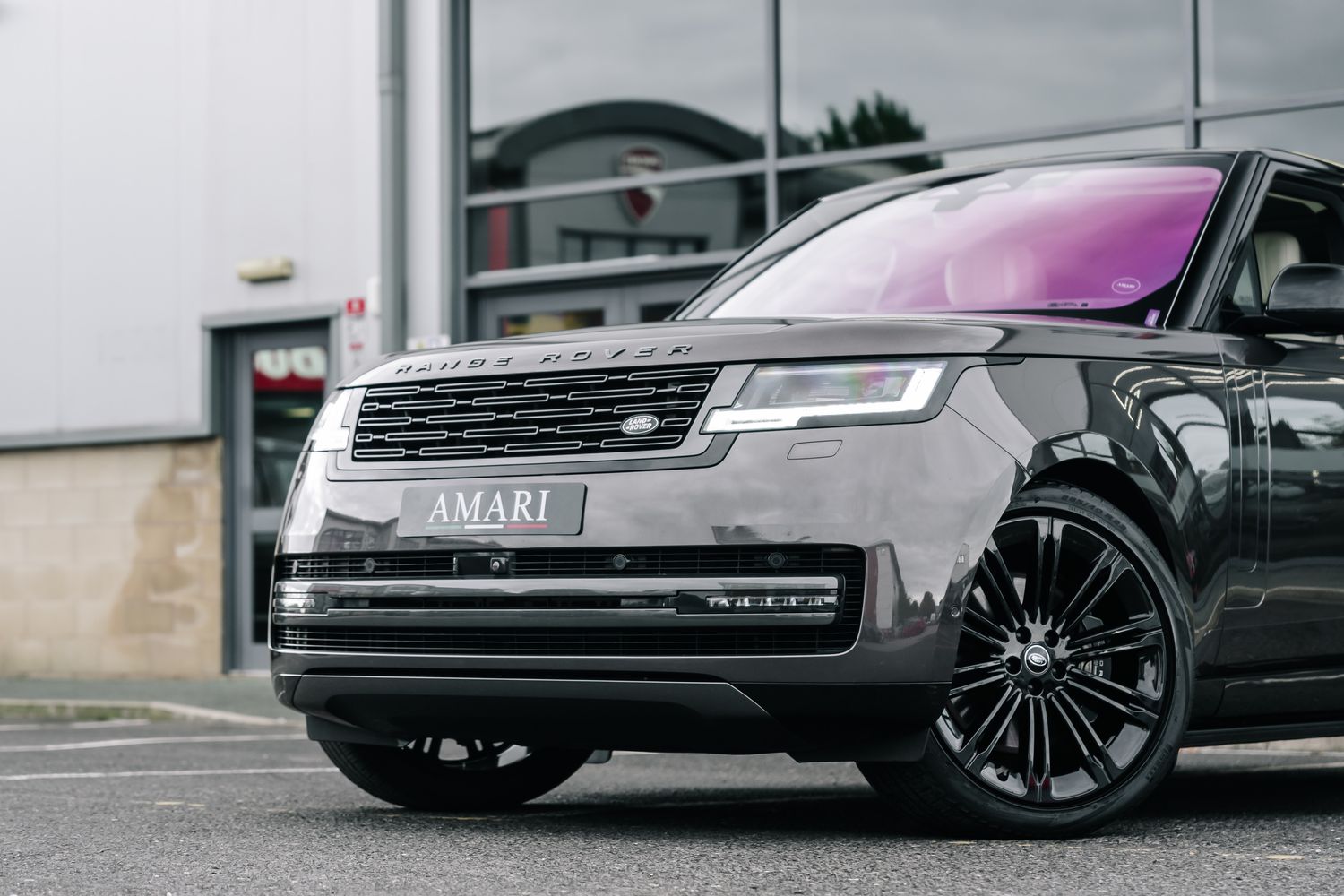 Land Rover Range Rover First Edition 4.4 P530