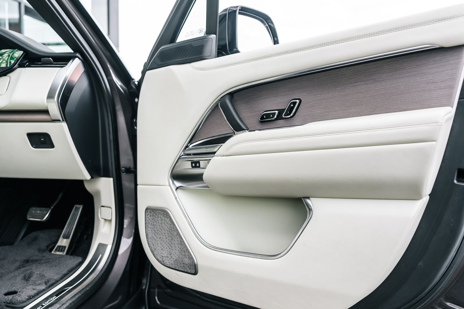 Land Rover Range Rover First Edition 4.4 P530