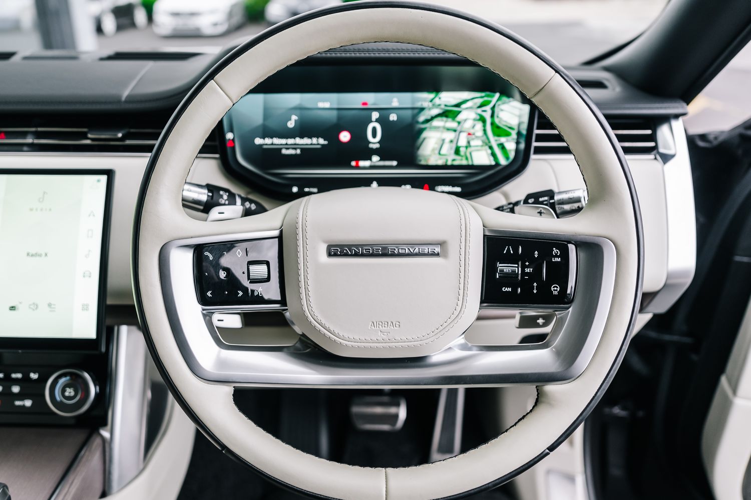 Land Rover Range Rover First Edition 4.4 P530