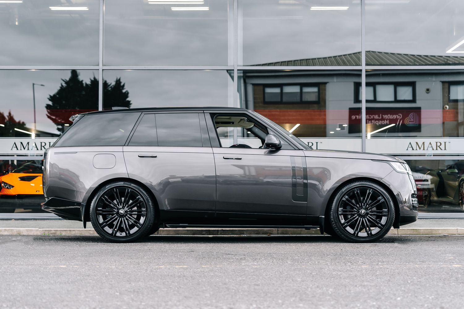 Land Rover Range Rover First Edition 4.4 P530