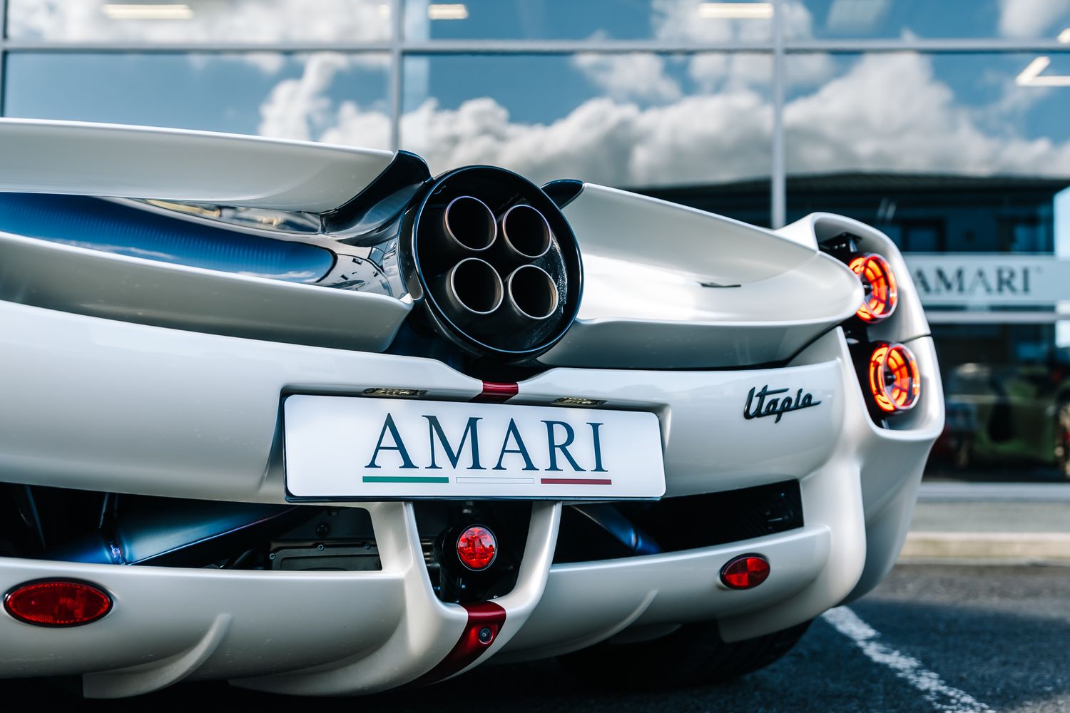 Pagani Utopia
