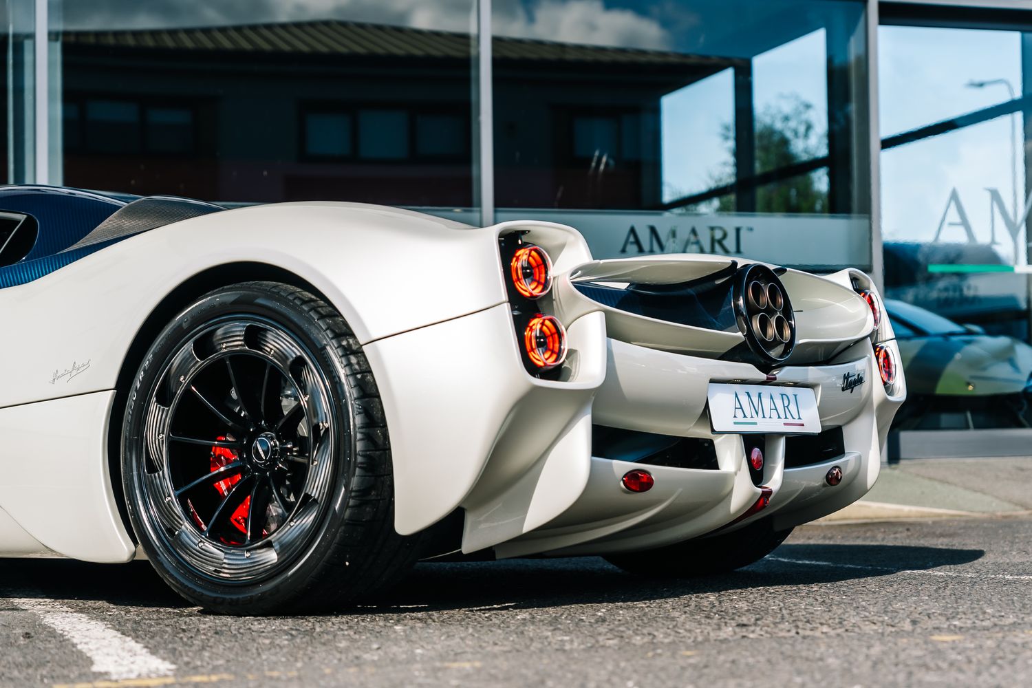Pagani Utopia