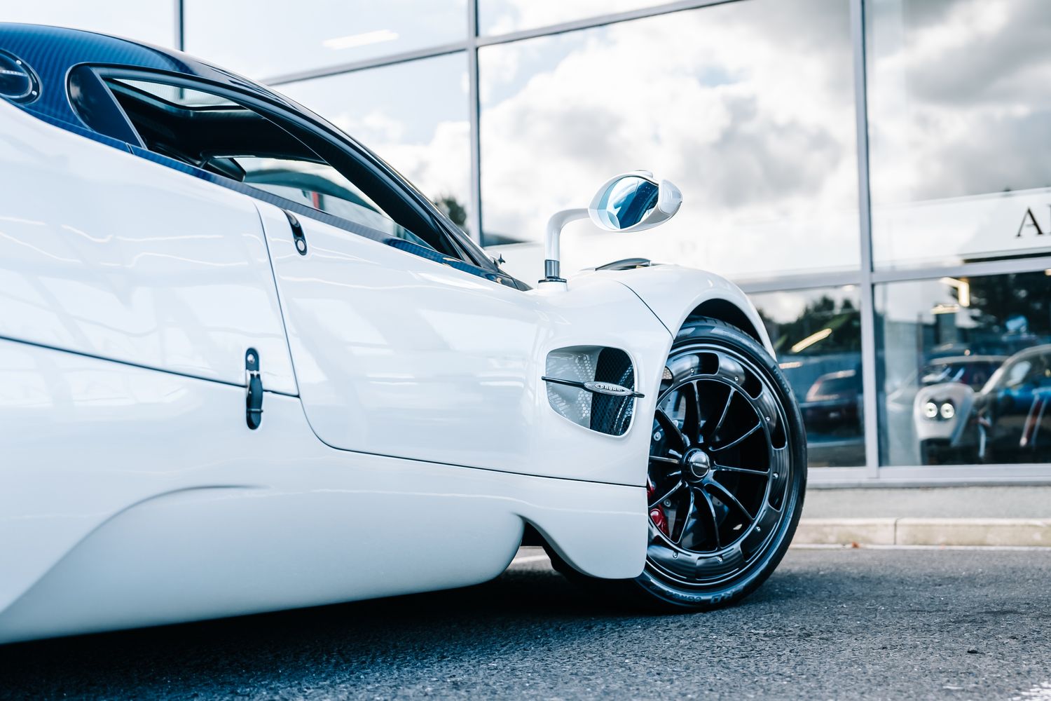Pagani Utopia