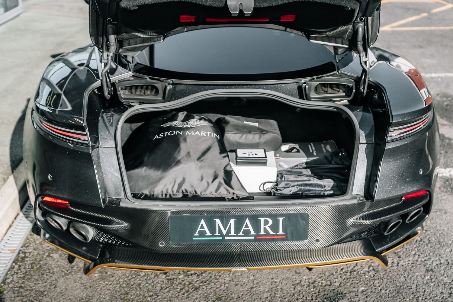 Aston Martin DBS Superleggera 770 Ultimate