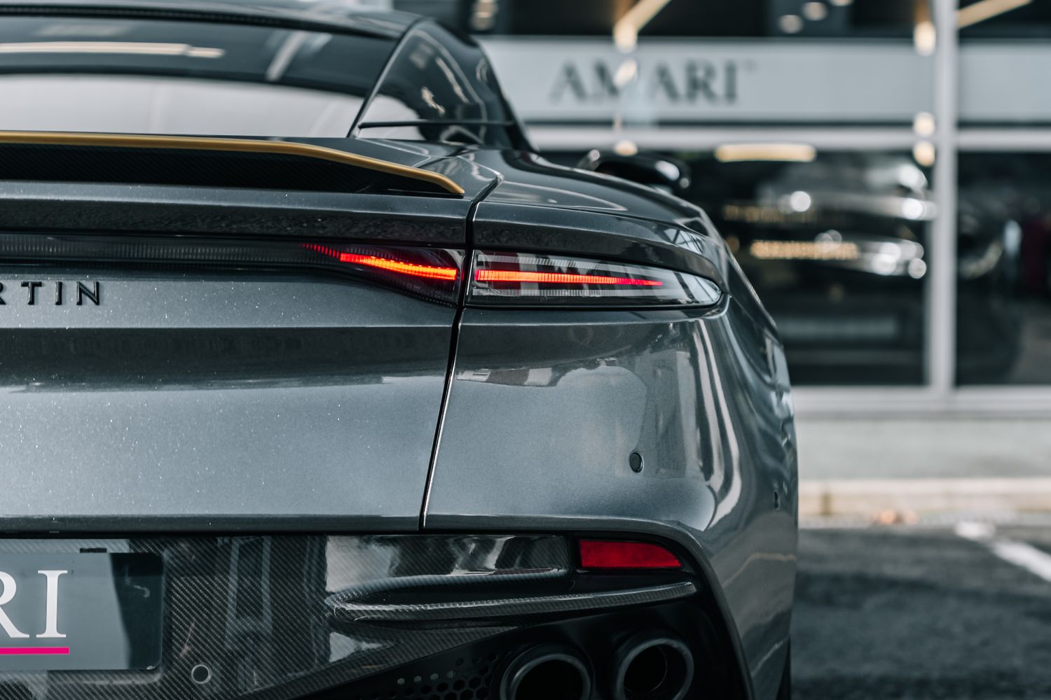 Aston Martin DBS Superleggera 770 Ultimate