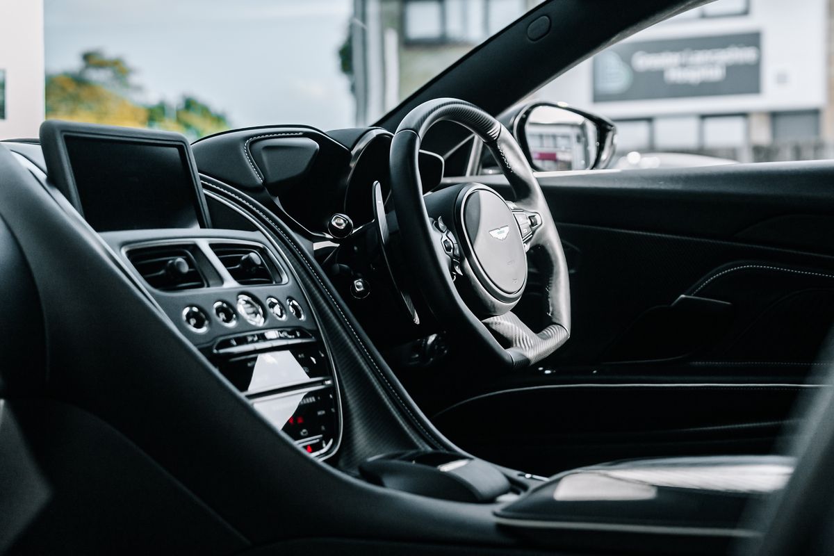 Aston Martin DBS Superleggera 770 Ultimate