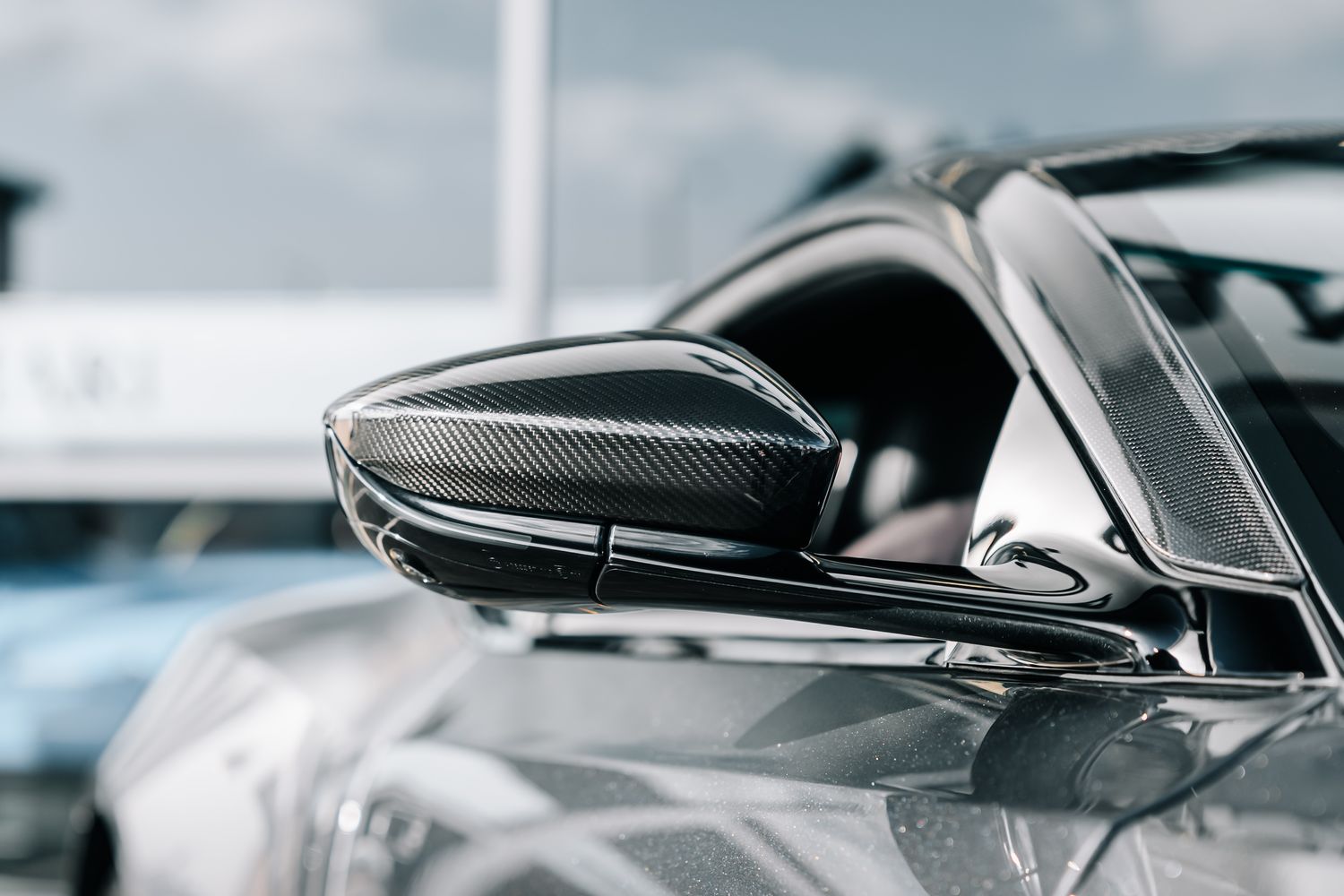 Aston Martin DBS Superleggera 770 Ultimate