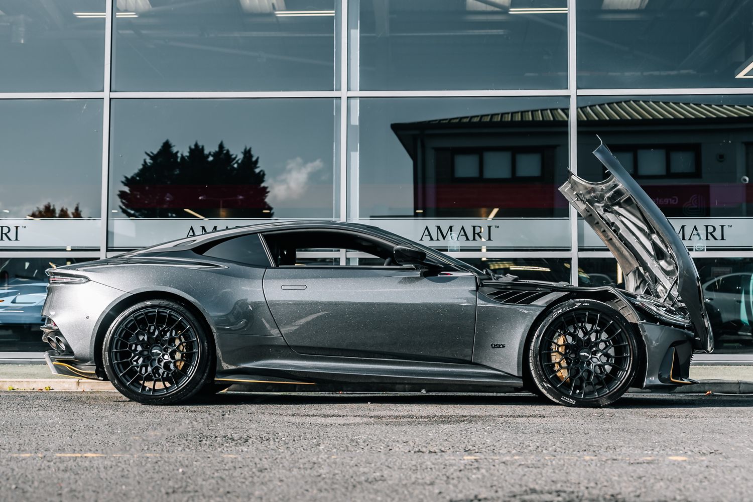 Aston Martin DBS Superleggera 770 Ultimate