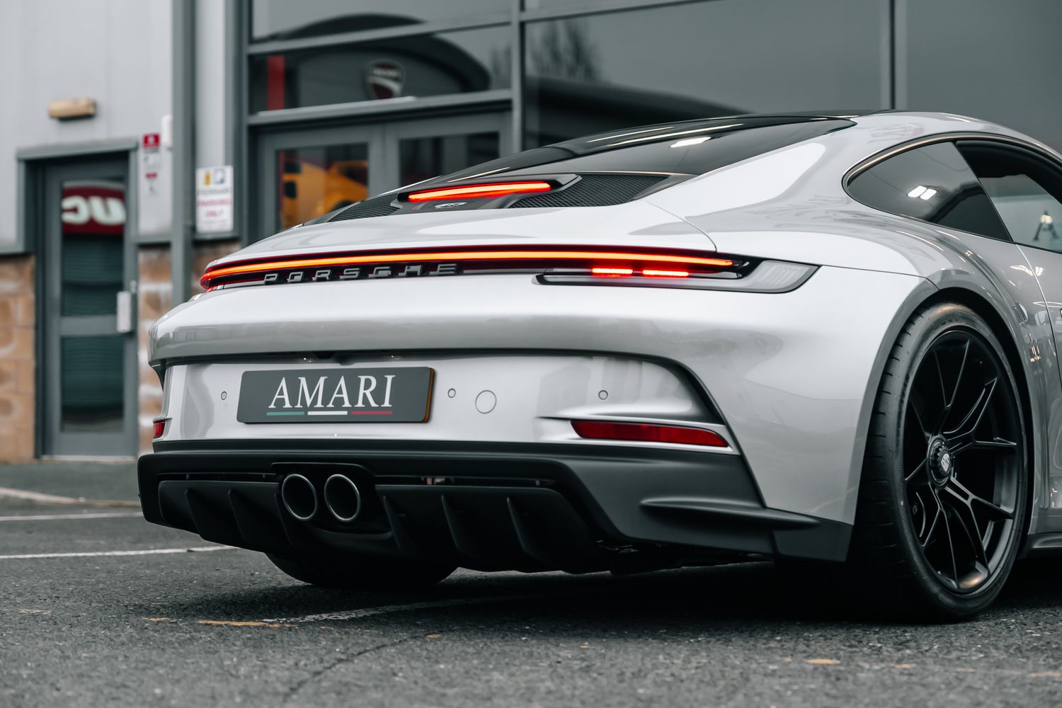 Porsche 911 992 GT3 Touring