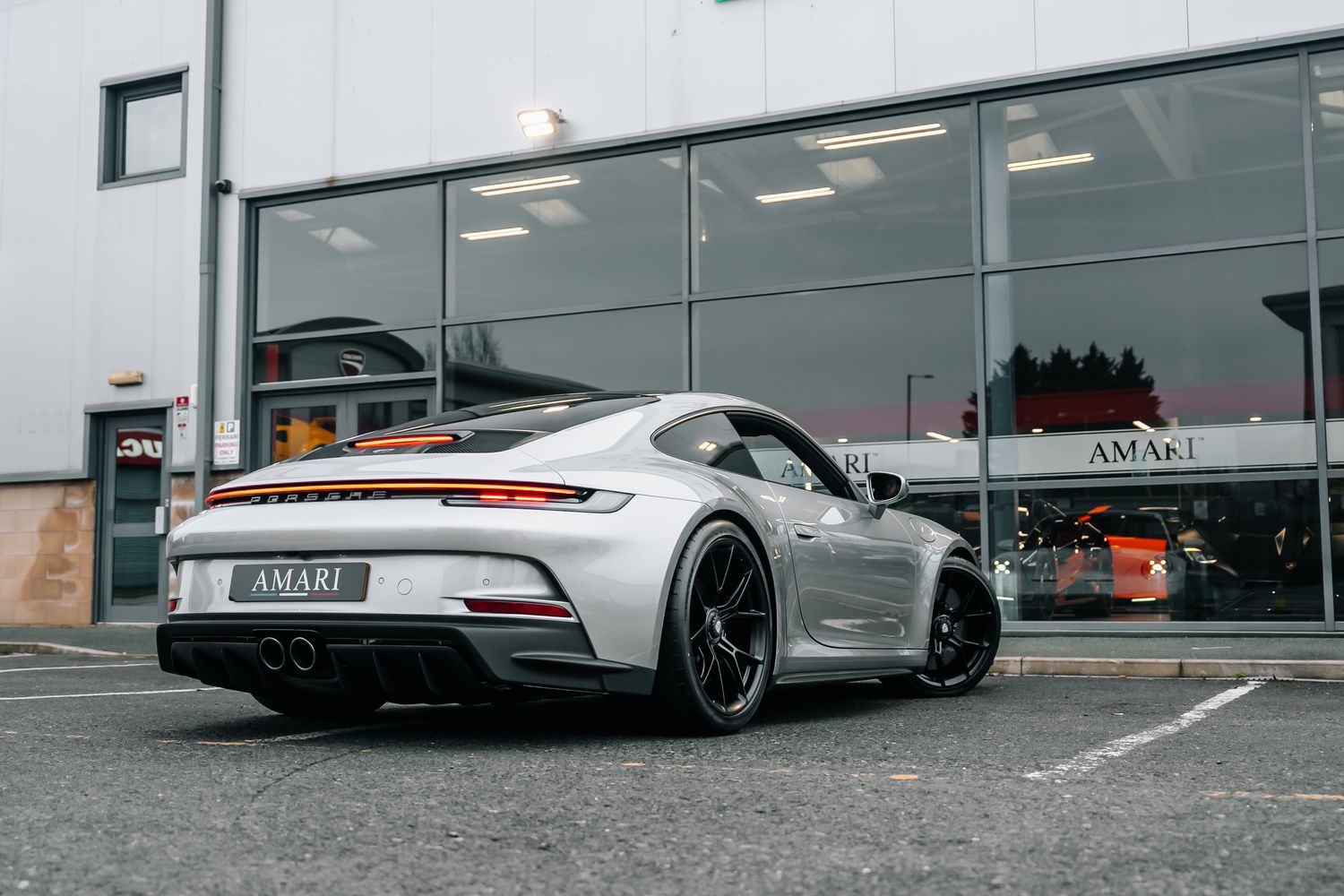 Porsche 911 992 GT3 Touring