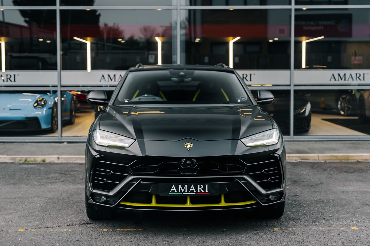 Lamborghini Urus Graphite Capsule