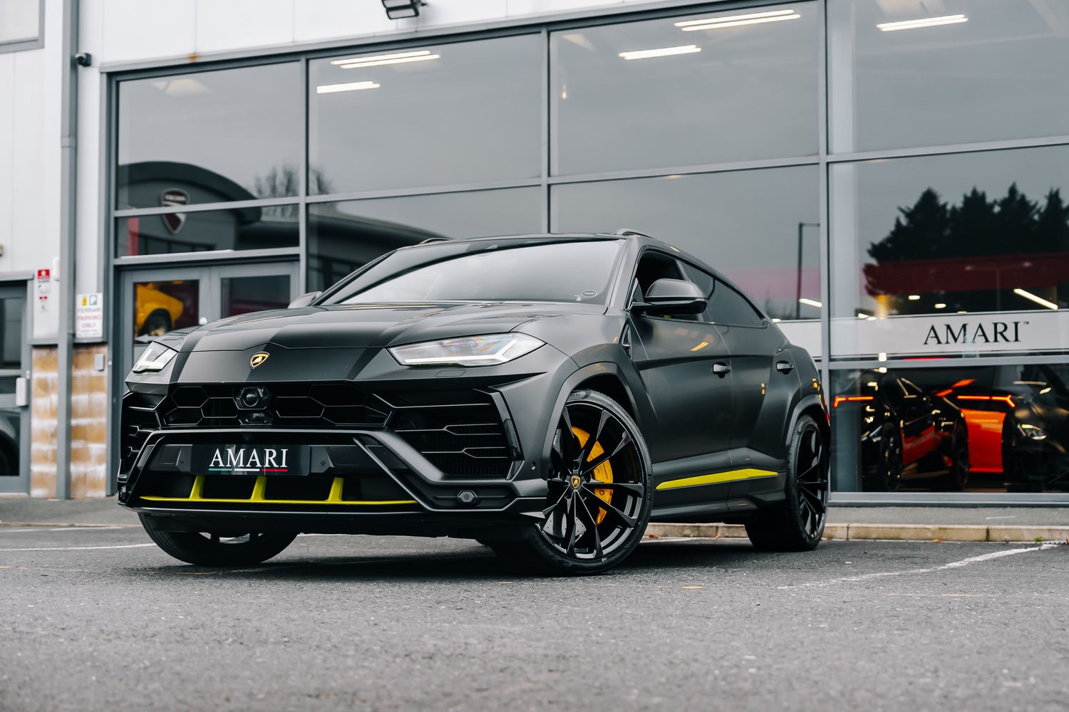 Lamborghini Urus Graphite Capsule