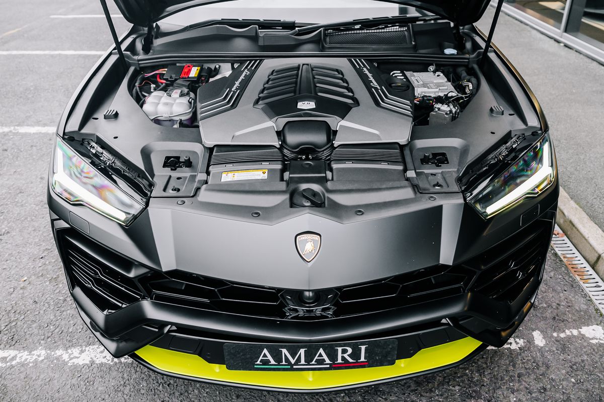 Lamborghini Urus Graphite Capsule