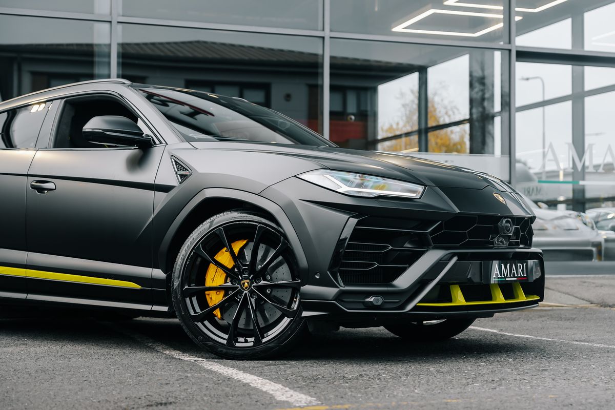 Lamborghini Urus Graphite Capsule
