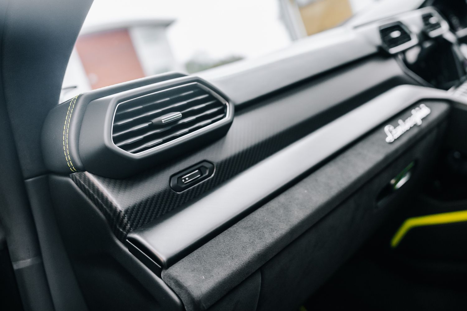 Lamborghini Urus Graphite Capsule