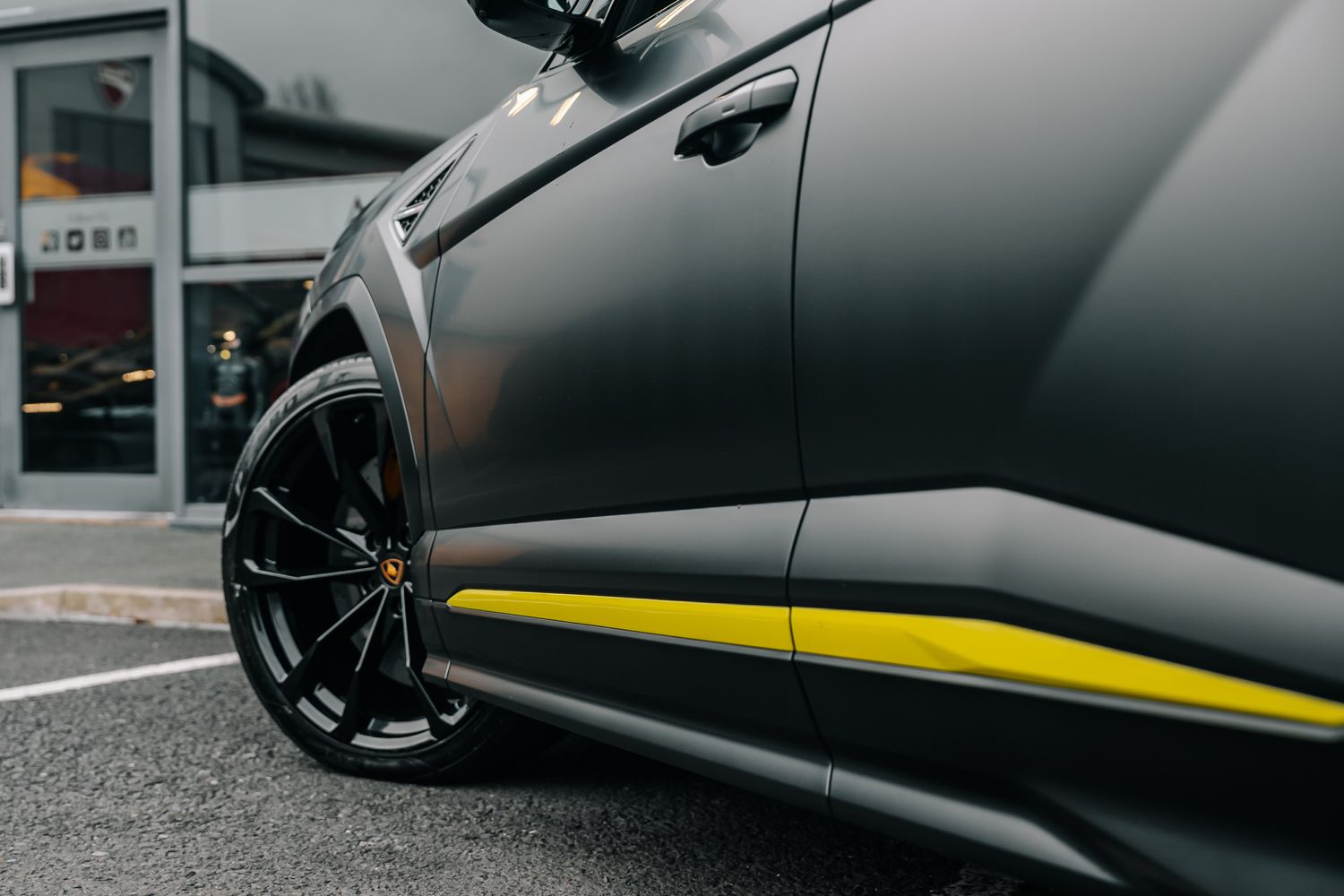 Lamborghini Urus Graphite Capsule